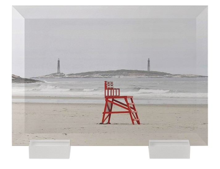 red-chair-glass-print