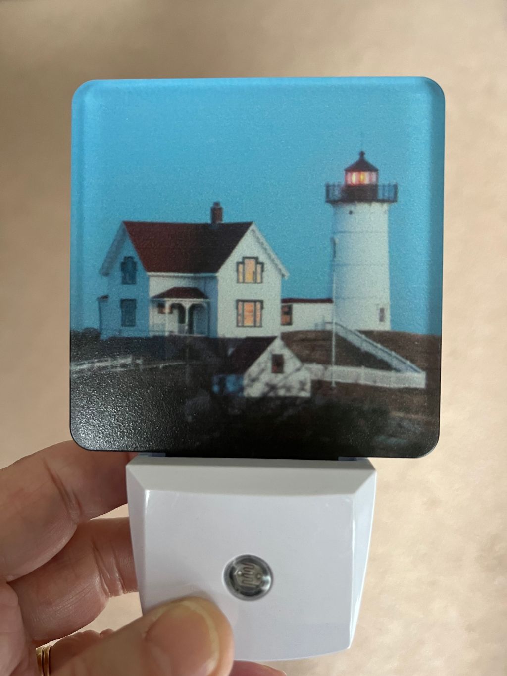 New Auto Sensor Nightlights Now Available